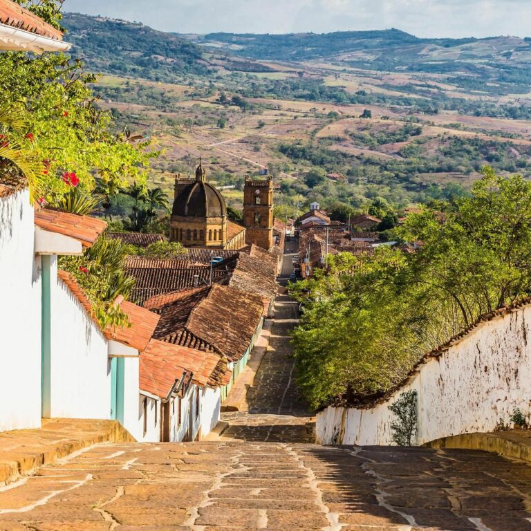 콜롬비아 동부 산악지대에 있는 Barichara, Barichara, in Colombia’s eastern mountains, PHOTO by ALAMY