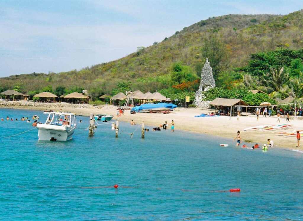 펑키 멍키 보트 트립(FUNKY MONKEY BOAT TRIP) 혼문섬 바닷가 전경2, Image by funkymonkytour.com