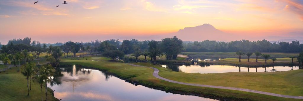달릿베이 GC(Dalit Bay Golf & Country Club) 호수와 필드가 있는 골프장 풍경, Image from Dalit Bay Golf & Country Club