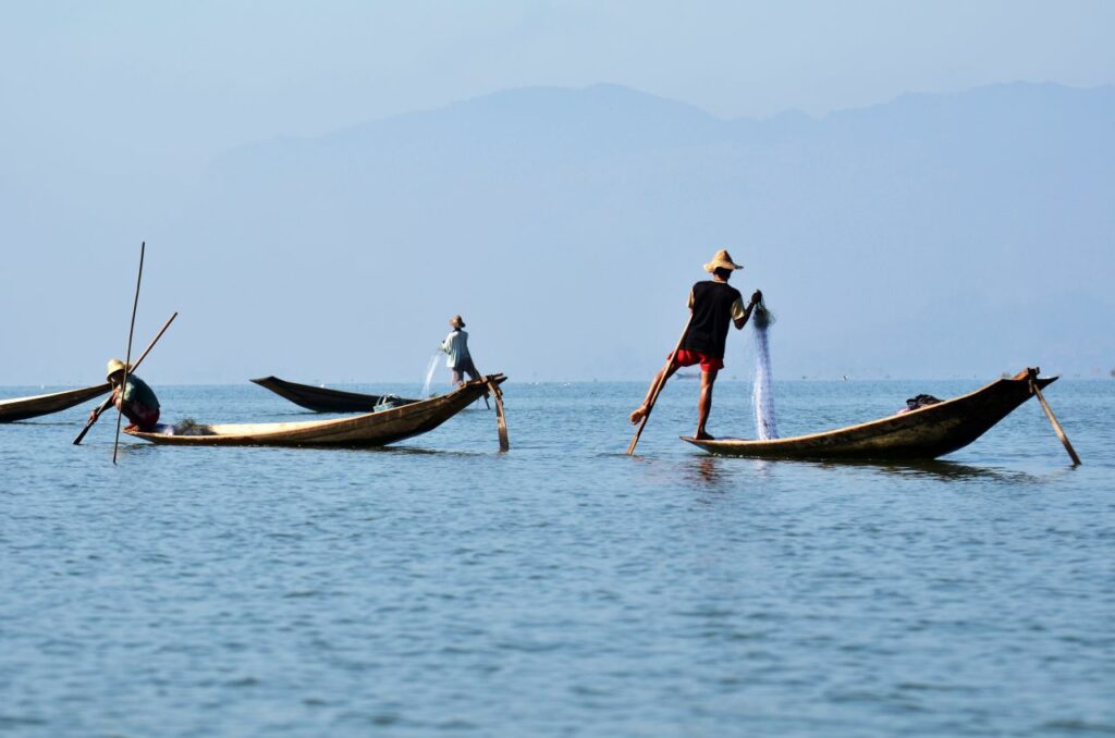 미얀마 인레 호수(Inle Lake)의 어부들, Photo by Peggy und Marco Lachmann-Anke