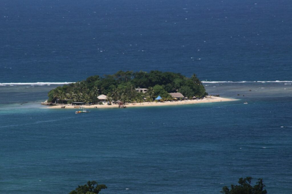 바누아투(VANUATU)섬 해변가 풍경, Photo by Wreindl