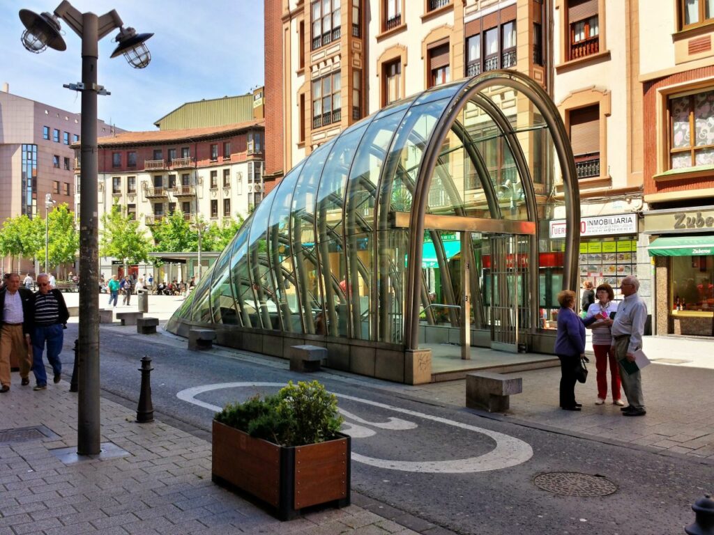 스페인 빌바오 지하철역 디자인, Bilbao rarilway station design, Photo by iCurro