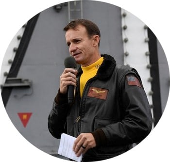 미 해군 핵추진 항공모함 시어도어 루즈벨트 호(USS Theodore Roosevelt)의 함장 브렛 크로지어(Brett Crozier), Phot by eyevine, Zuma Press, dailymail