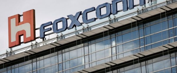 세계 최대 생산 공급 업체중의 하나인 폭스콘, Foxconn, Image from REUTERS, TYRONE SIU