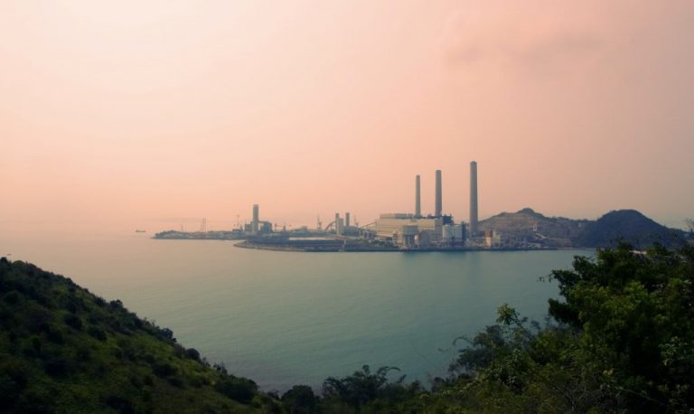 홍콩에서 바라본 중국 공장, On the beautiful Lamma Island, Hong Kong, Photo by ben-tatlow