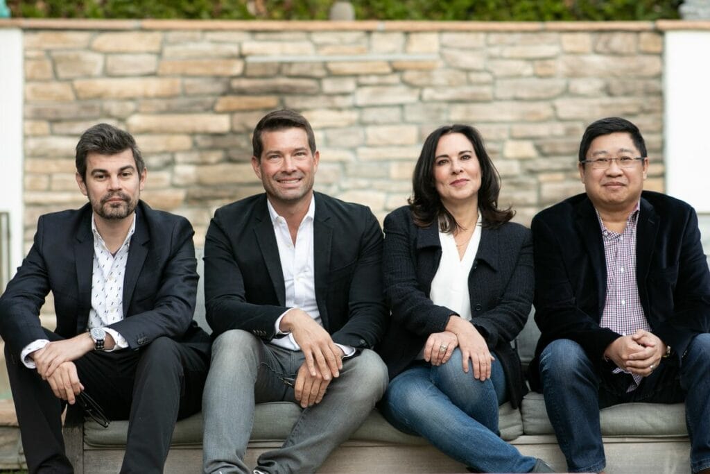 스트럼(Struum) 공동 창업자, Thomas Wadsworth, Paul Pastor, Lauren DeVillier 및 Eugene Liew, Photo by Marquetti, WSJ