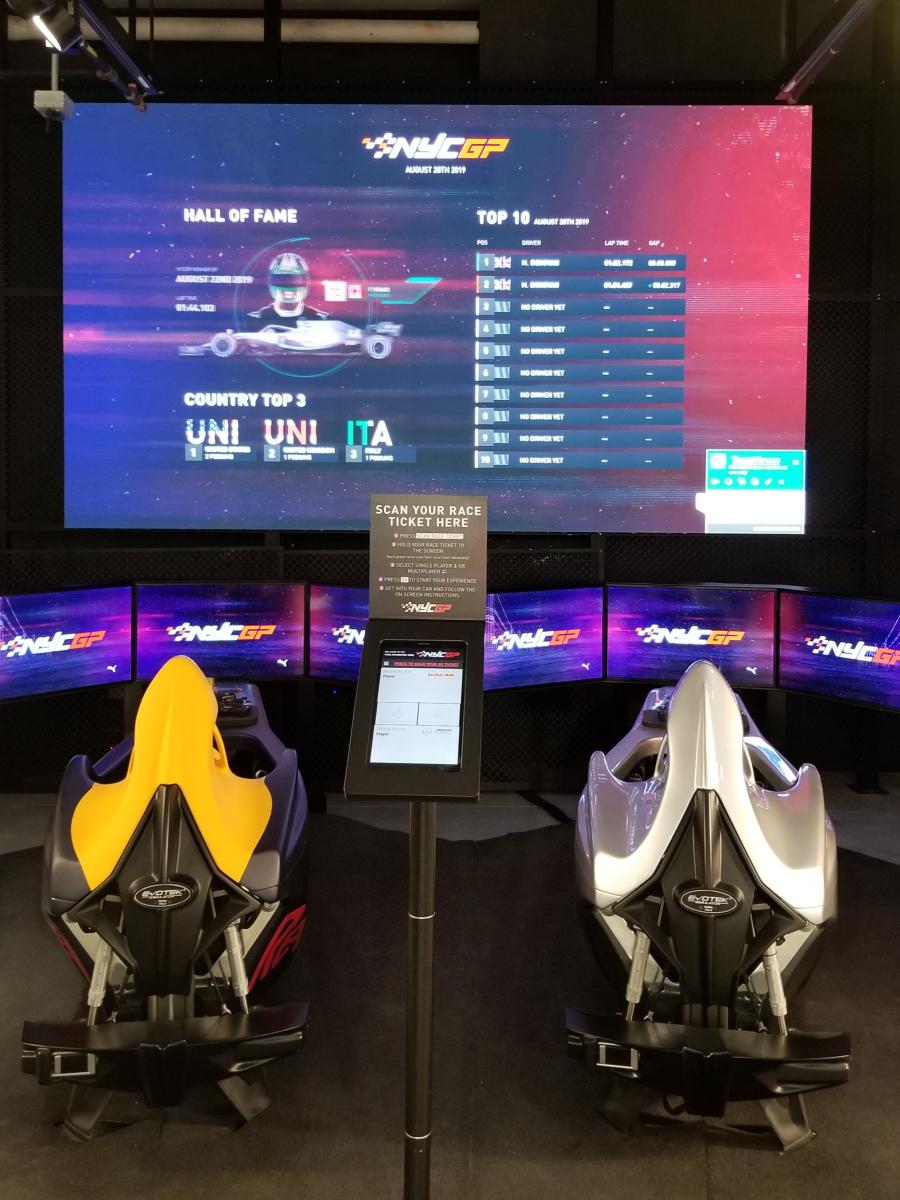 온라인쇼핑 성장에 대처하는 오프라인 유통전략 5가지 19 퓨마 뉴욕 플래그쉽 매장, F1 레이싱 시뮬레이터, F1 simulator