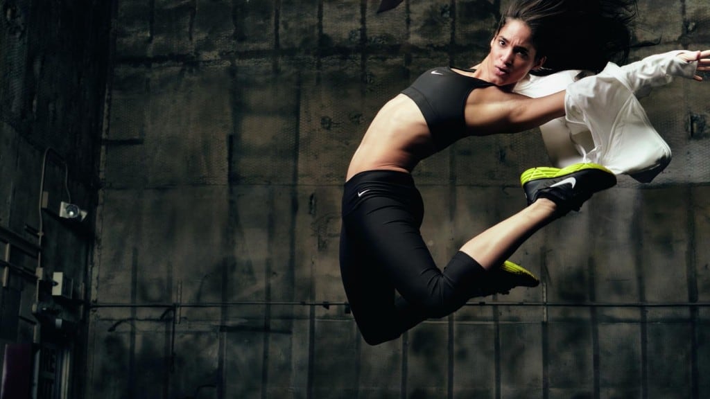 나이키 도약, 공중으로 뛰어오른 나이키 모델, Image from Nike