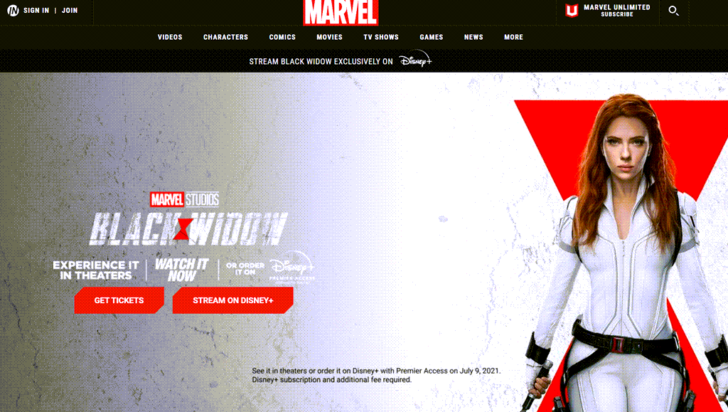 블랙위도우 극장 티켓 구매와 디즈니플러스 스트리밍을 선택할 수 있는 마블 홈페이지 메인
