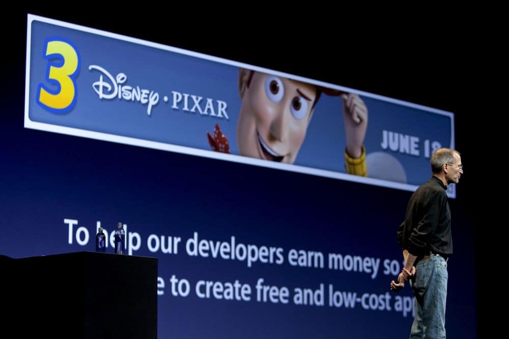 2010년 스티브 잡스는 애플 광고 비즈니스를 위한 iAD 비즈니스를 시도, Photo by David Paul Morris