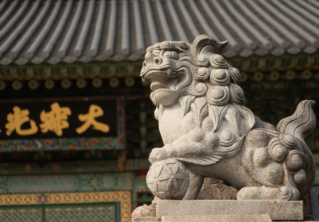 봉녕사 가을 풍경, 석사자상 