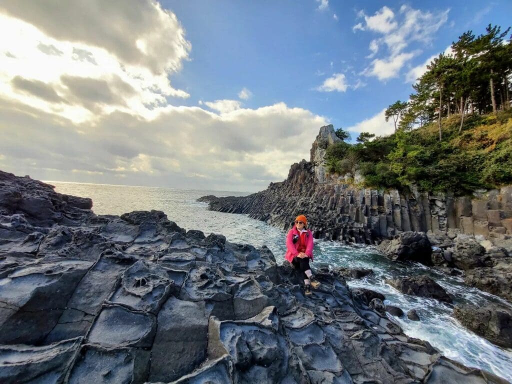 제주 출사 여행을 위한 아름다운 제주 여행지 39 제주 논짓물해변 파도 궤적, Photo from aseason11 instagram