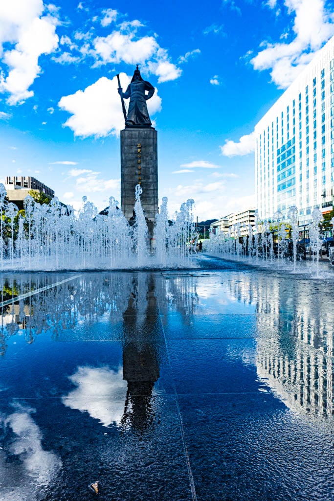 가을 하늘빛이 아름답던 날의 광화문 광장 45