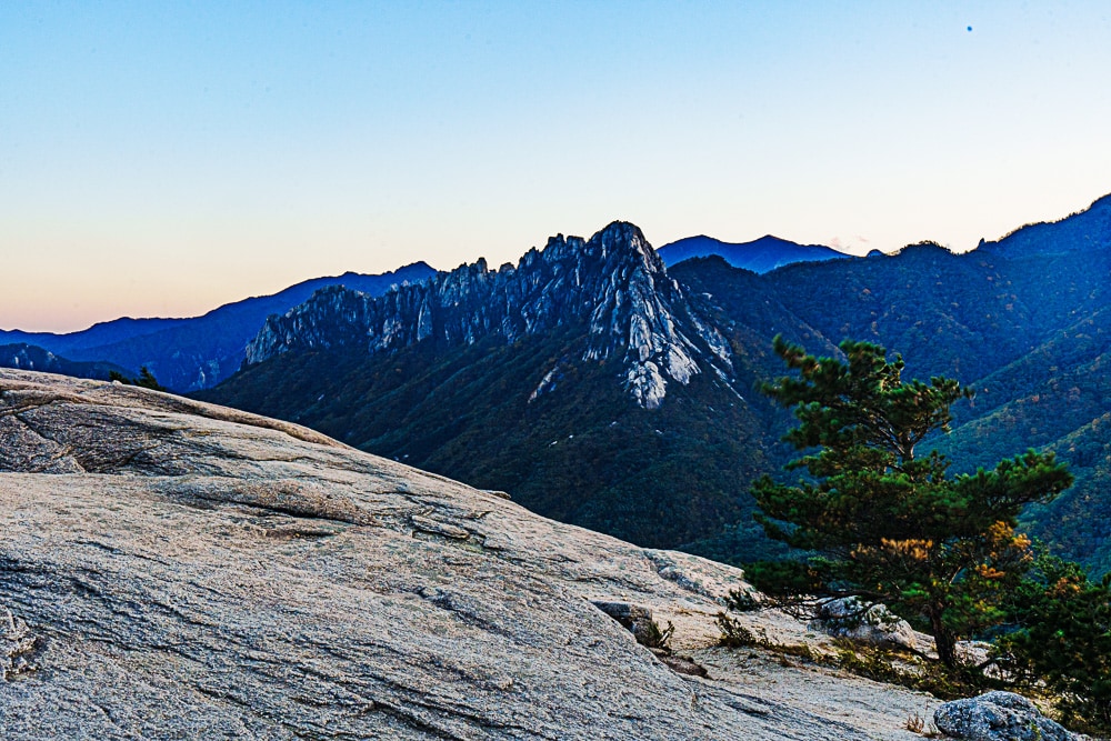 설악산 단풍 여행, 강풍으로 신선대 울산바위 전경을 눈앞에 두고 하산하다 77