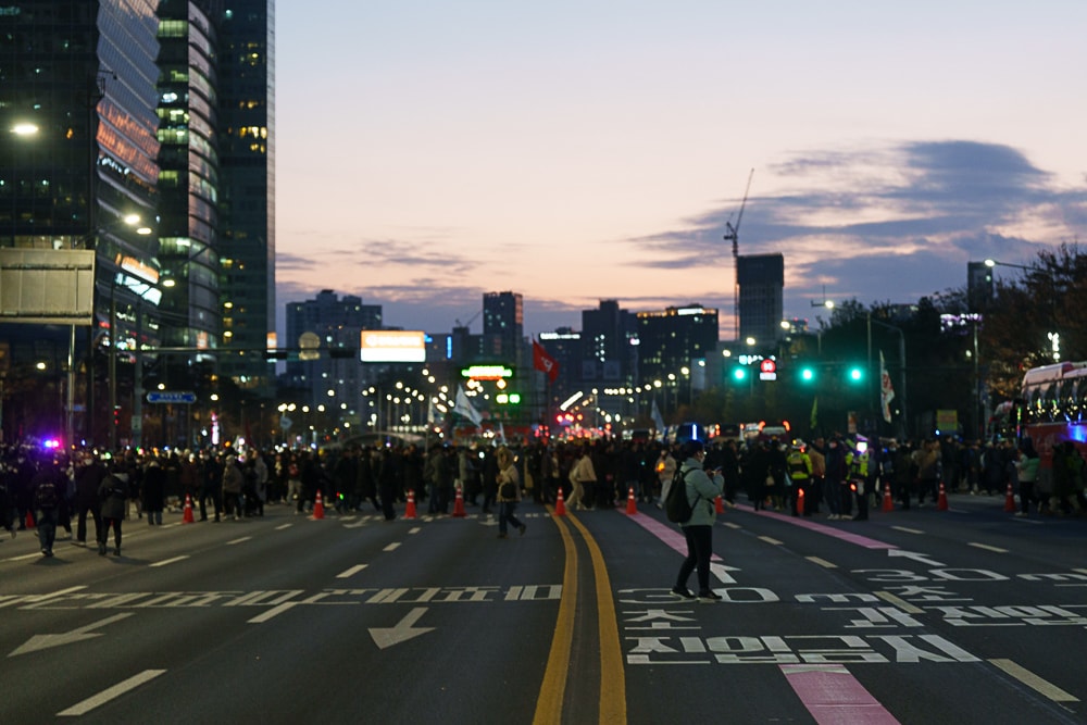 12.7 윤석렬 쿠데타에 대한 윤석렬 탄핵 집회의 풍경 16