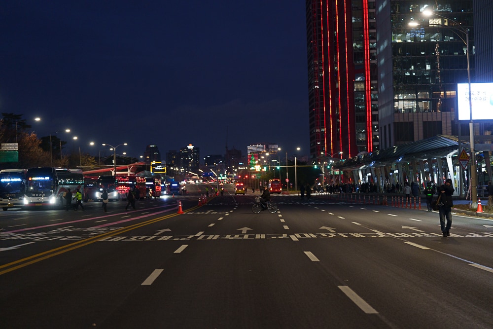 12.7 윤석렬 쿠데타에 대한 윤석렬 탄핵 집회의 풍경 17