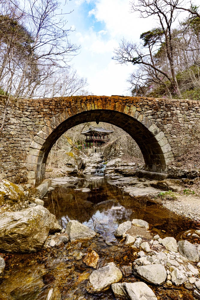 탐매 여행 네번째, 순천 선암사 선암매 출사기, 선암사 매화, 선암사가는 길 막바지에 만나는 아치형 다리, 보물 제400호 승선교와 강선루, DSC07962-, Photo by Happist