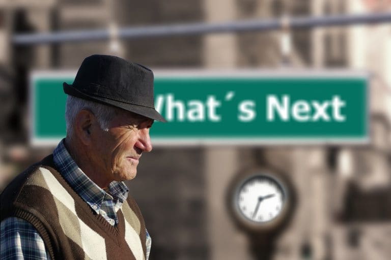 은퇴 노인, 갈길을 잃은 노인의 표정