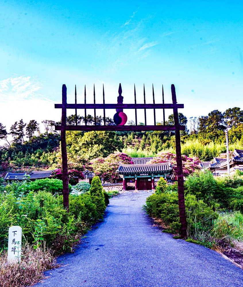 군산 옥구향교 배롱나무 풍경, 주차장에서 홍살문 풍경, DSC08469-, Photo by Happist