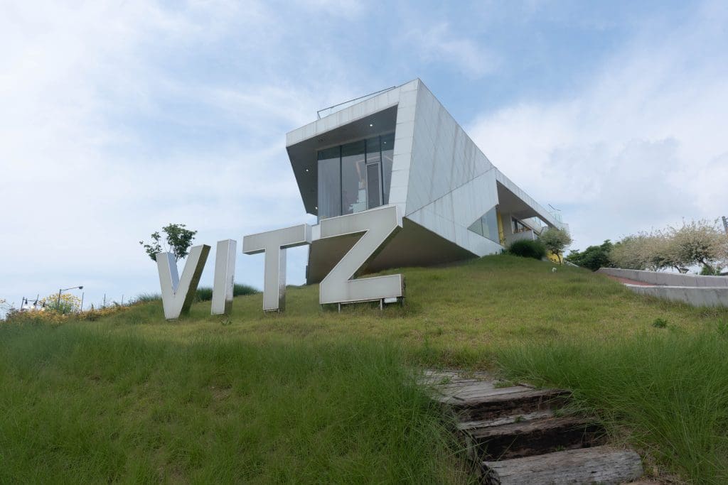 서해 바다와 초여름 꽃의 앙상블, 홍성 '카페 비츠(VITZ)' 완벽 출사 가이드 1