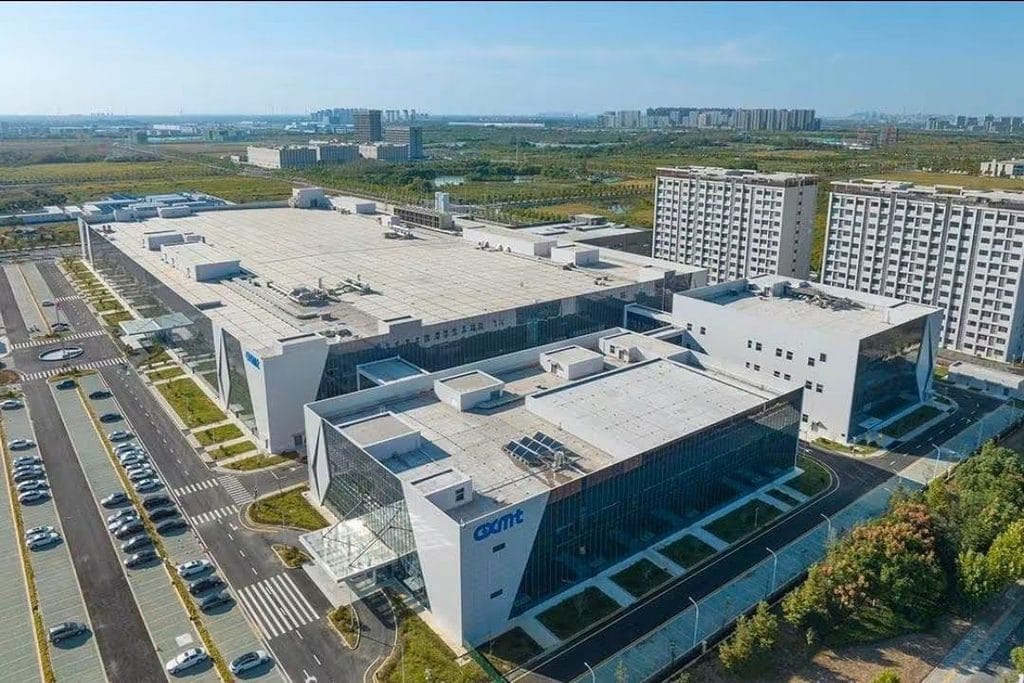 10/13 폭락 원인은 중국 CXMT 신기술 4F² 발표라는 “기술 위협”이라기보다 “심리·수급 위협”이다 4